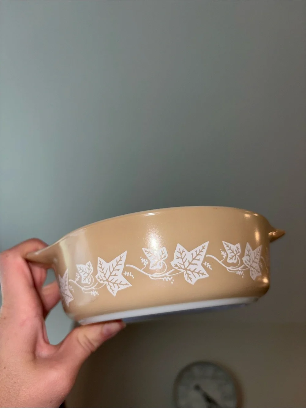 Vintage 1960s Pyrex Sandalwood Tan/Beige Ivy Casserole Dish | (1qt) | #471
